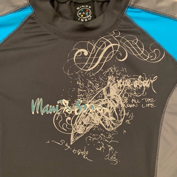 Maui and Sons Rash Guard - Picture 2 of 6